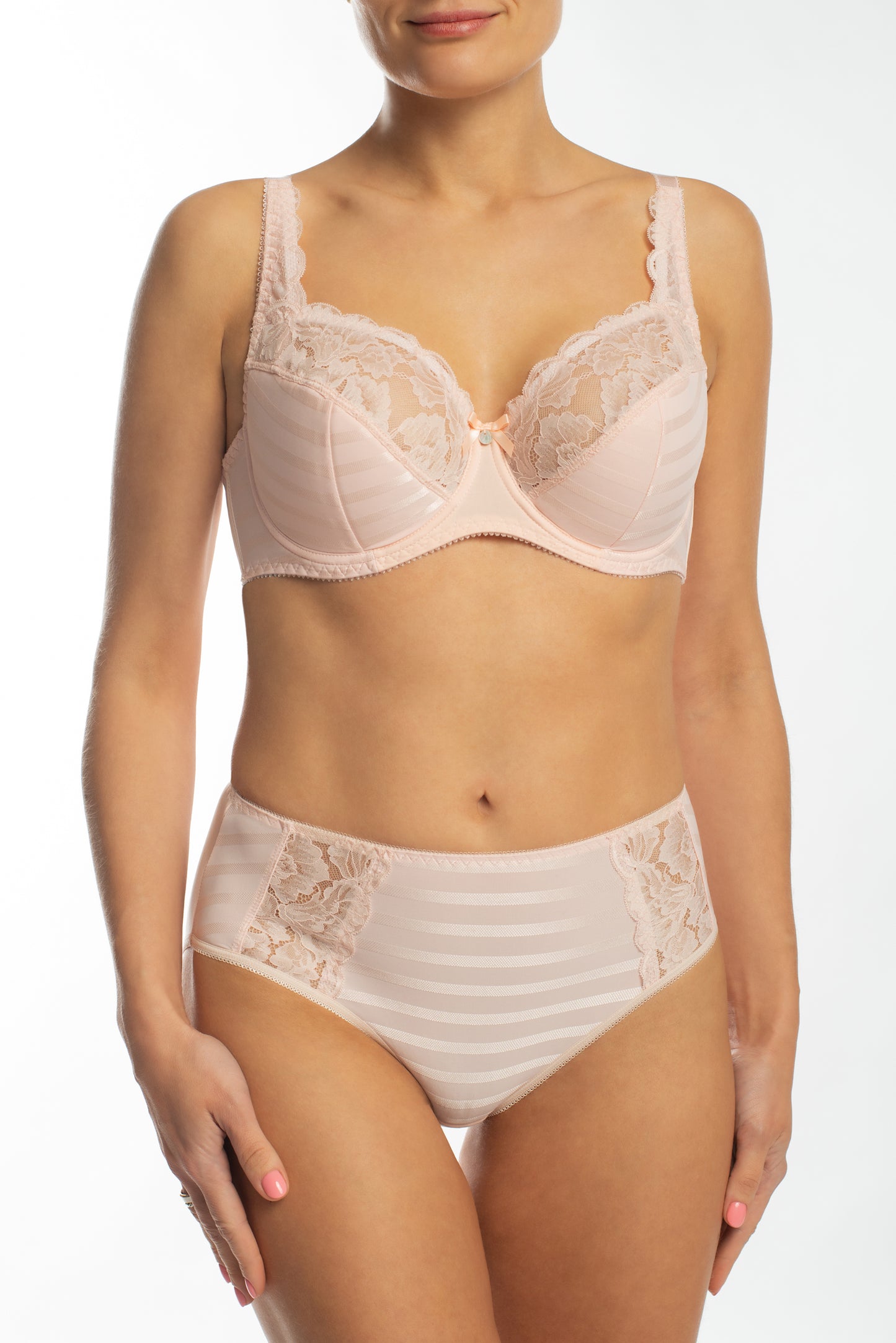 Valmira Half-Padded Underwired Bra 1109 and Mid-Waist Comfort Panties 2934/M in color Camellia