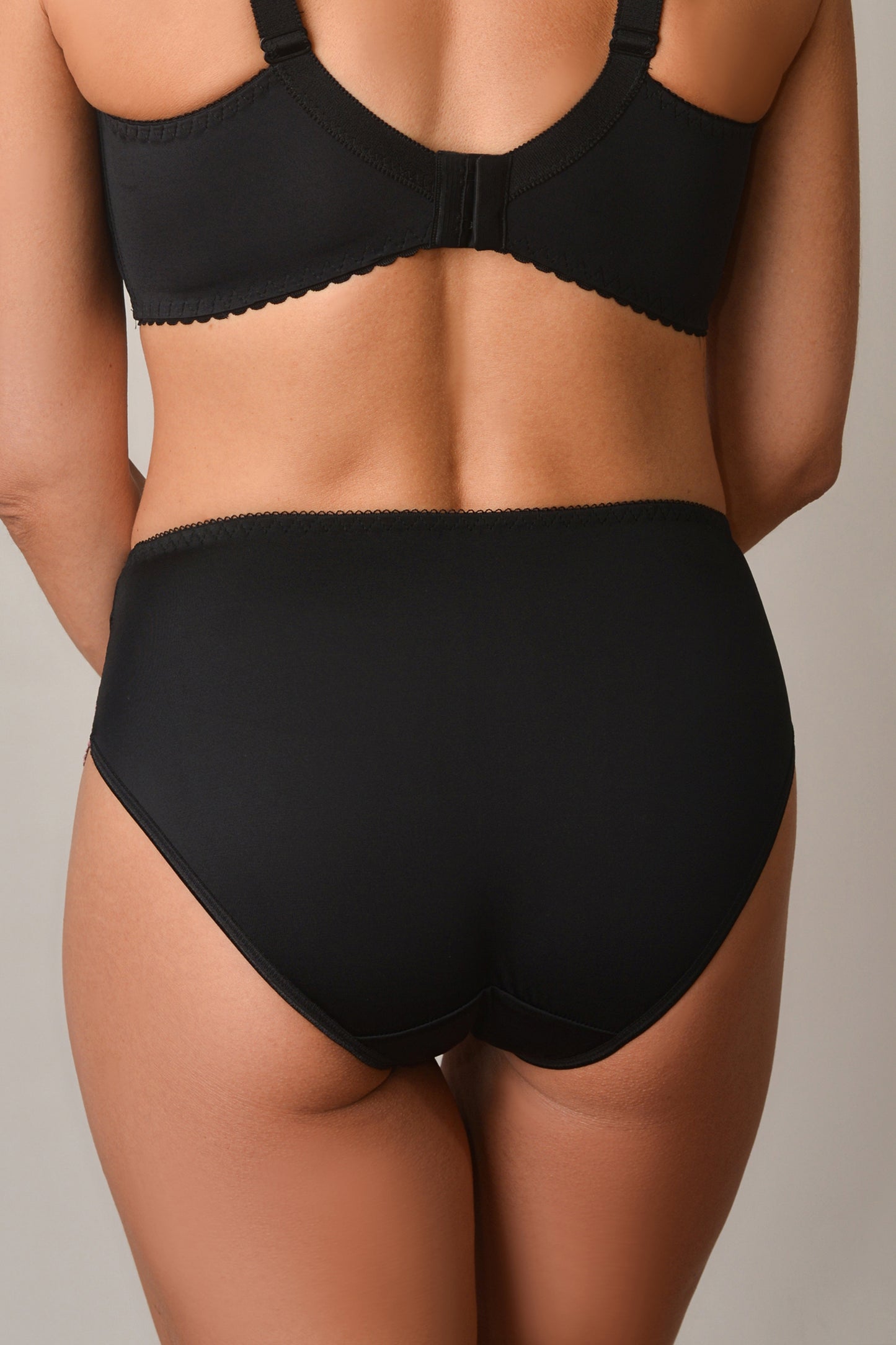 Mid-Waist Comfort Slip Panties, Smooth microfibre with lace - 2928/M Black Flamingo, 42-50