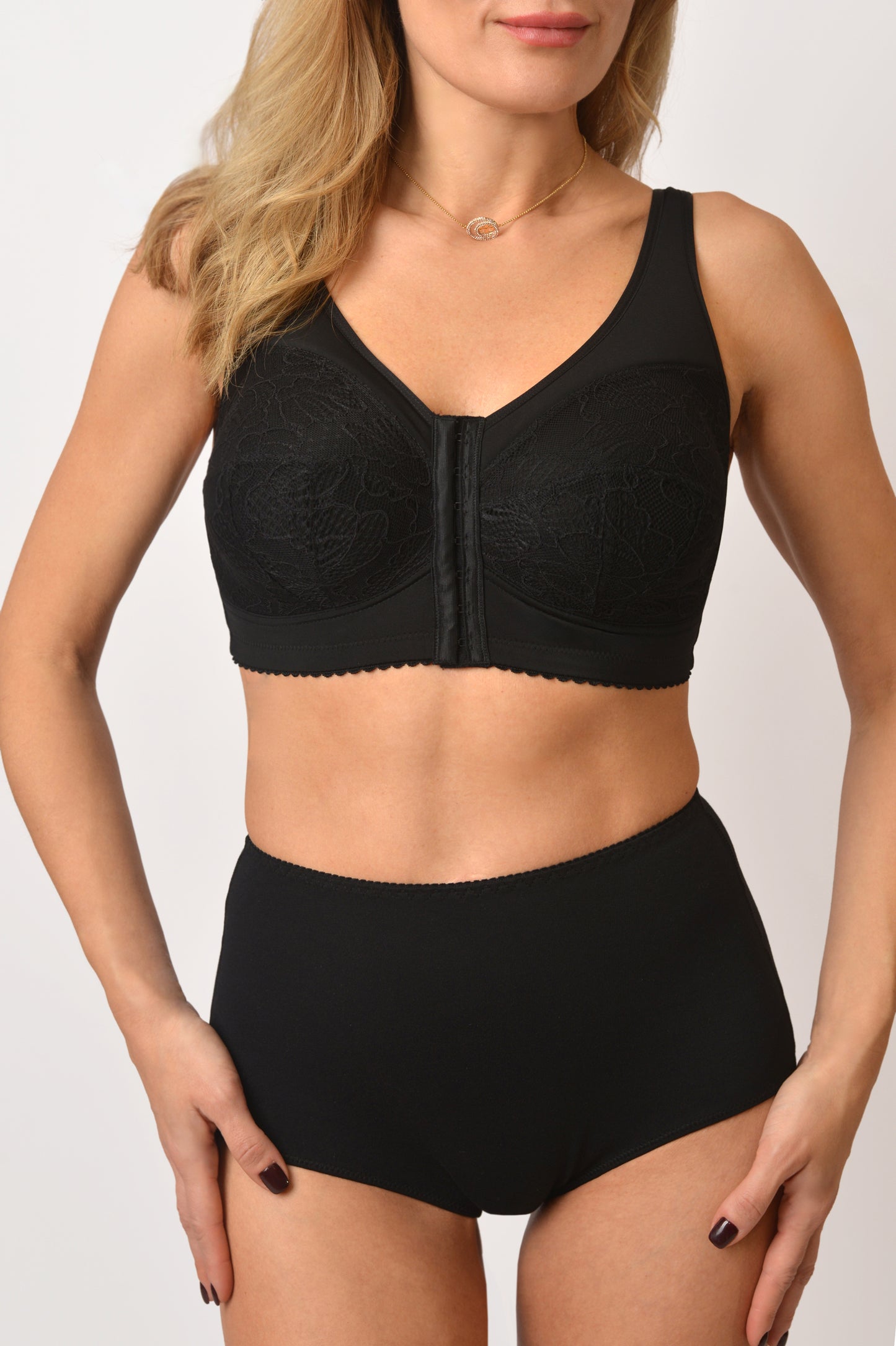 Apjoma mazinošs krūšturis bez stīpiņām ar aizdari priekšā - 1150, Melns, 75-135 B-M